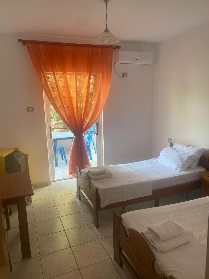 Sotiri Rooms Sarande Bagian luar foto